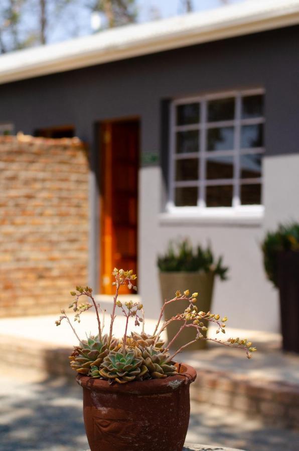Desert Dew Guest House Hutchinson Buitenkant foto