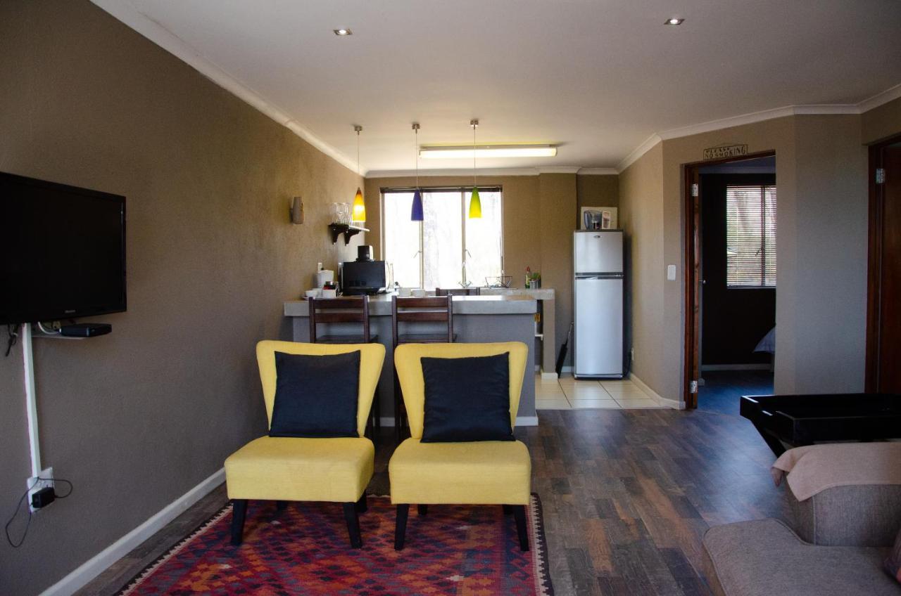 Desert Dew Guest House Hutchinson Buitenkant foto