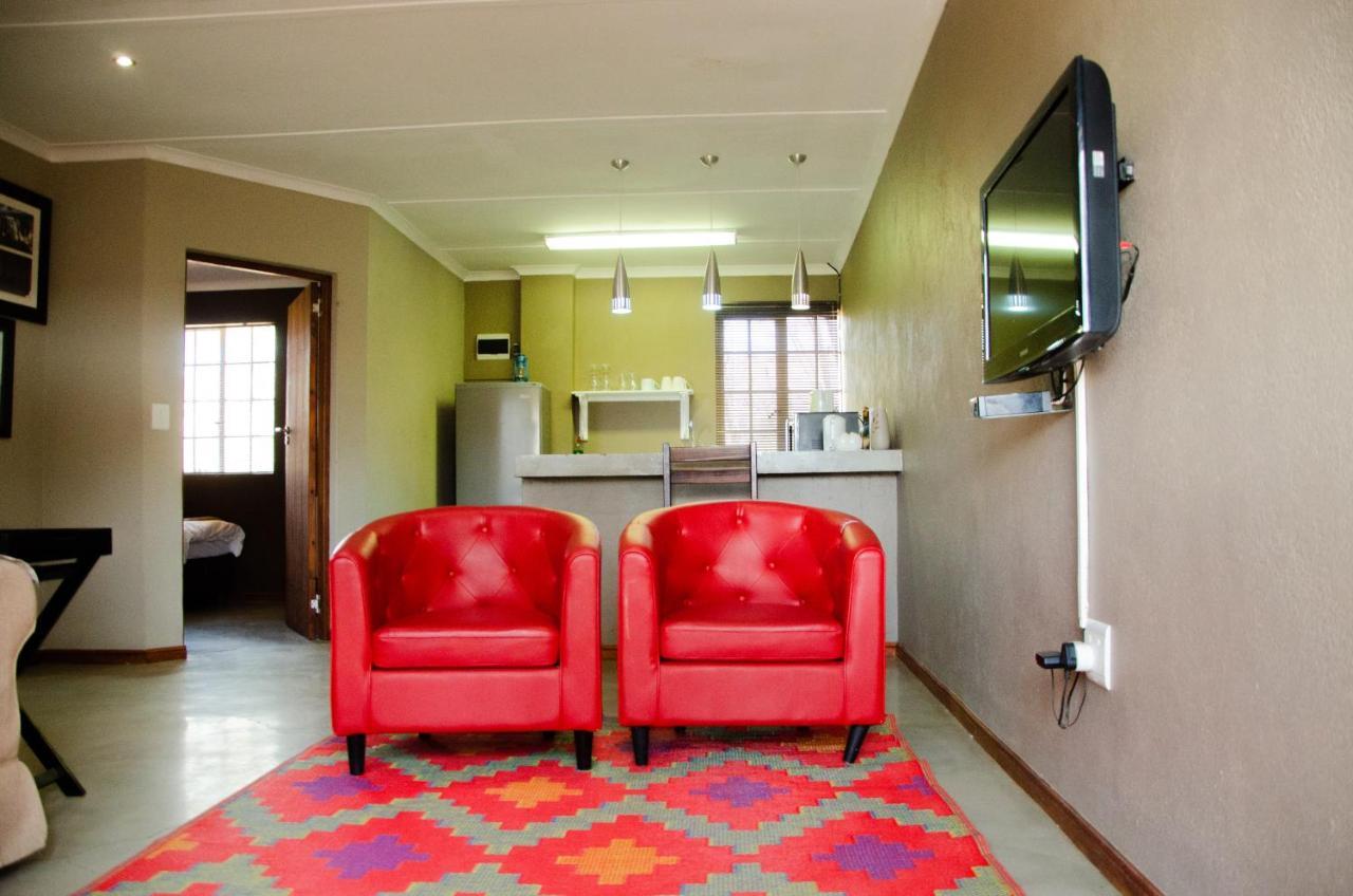 Desert Dew Guest House Hutchinson Buitenkant foto