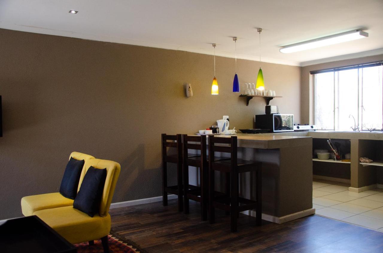 Desert Dew Guest House Hutchinson Buitenkant foto