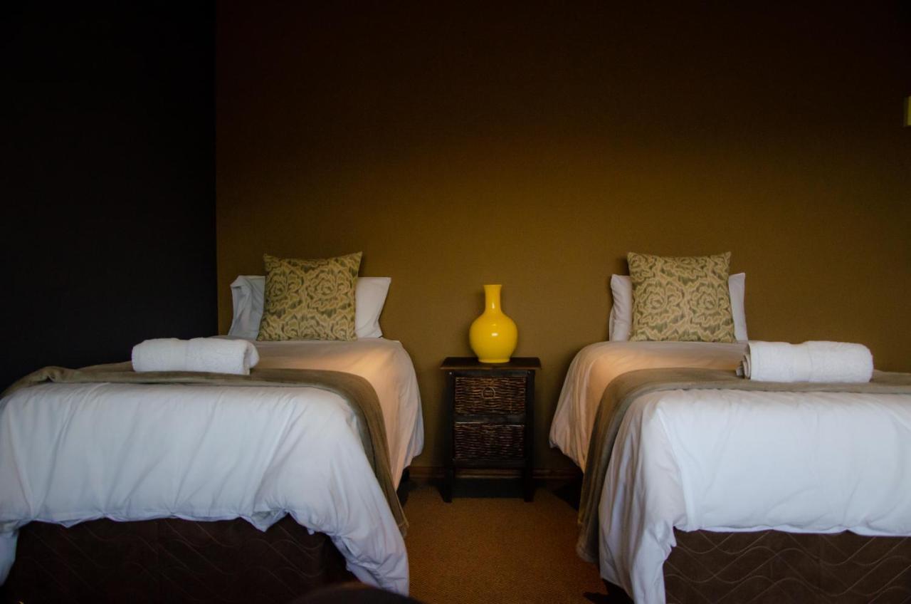 Desert Dew Guest House Hutchinson Buitenkant foto
