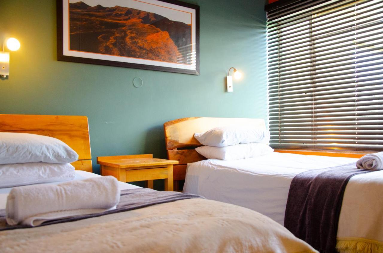 Desert Dew Guest House Hutchinson Buitenkant foto